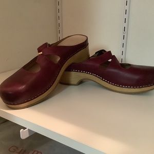 Dansko  “Britney” burgundy leather clog